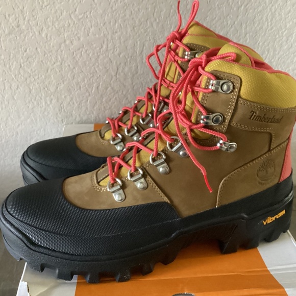 Timberland Vibram® Euro Waterproof Hiking Shoe (Women), size 9 - Picture 11 of 12